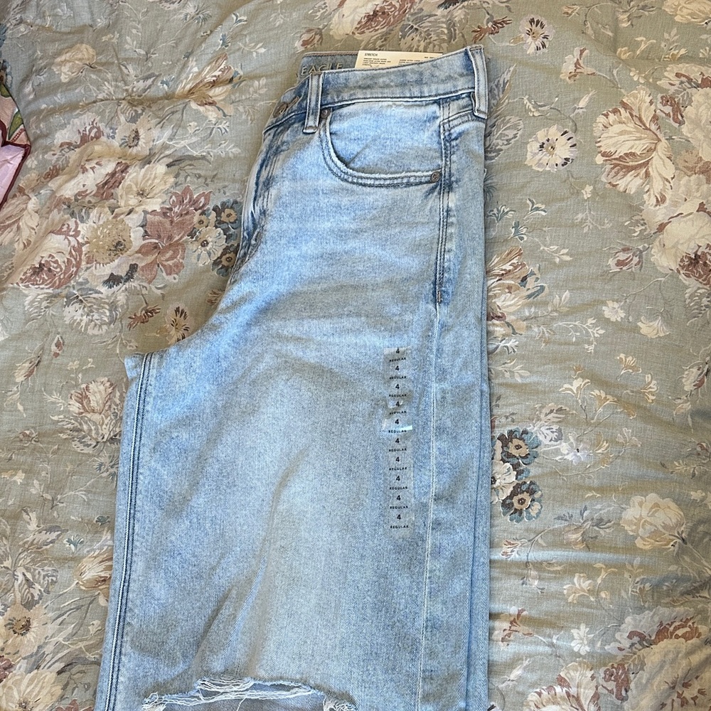 NWT American Eagle Outfitters Women's High Rise Light Denim Jeans - Picture 4 of 8